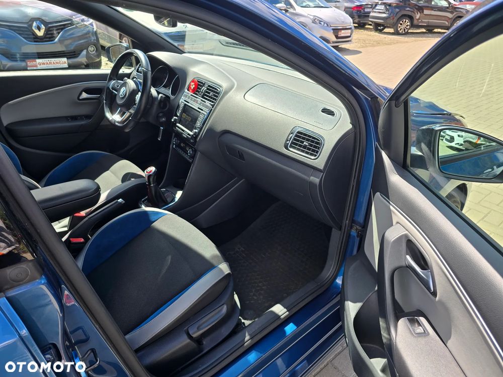 Volkswagen Polo - 11