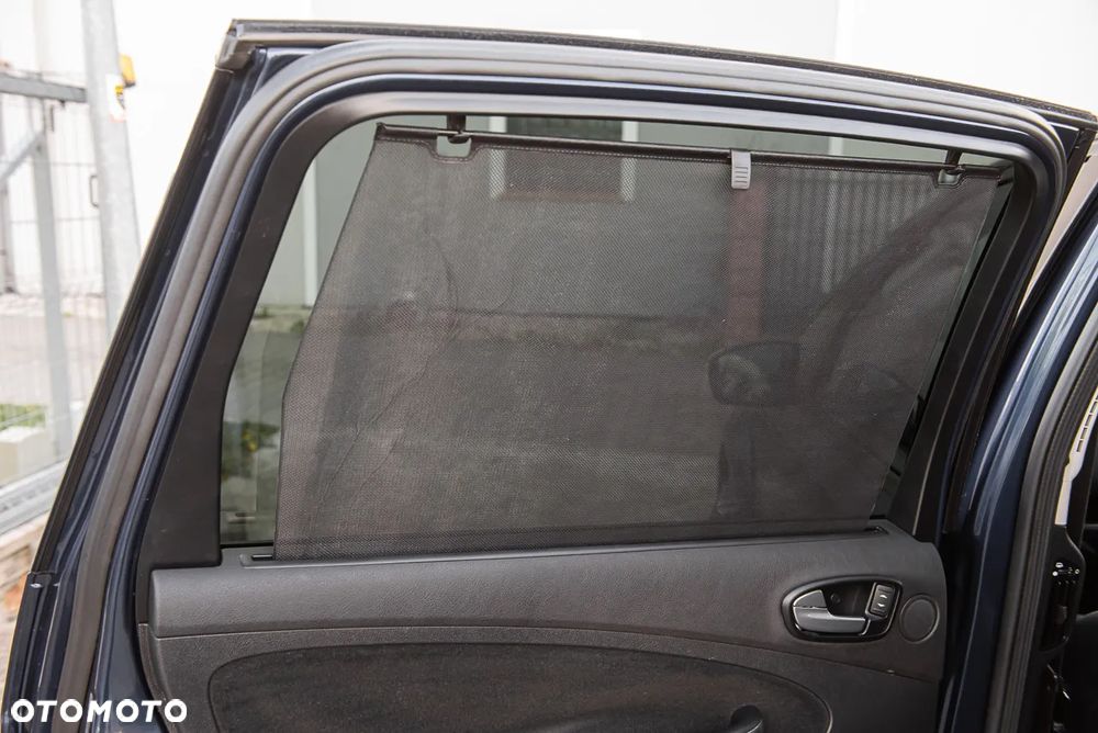 Ford S-Max 2.5 Titanium - 25