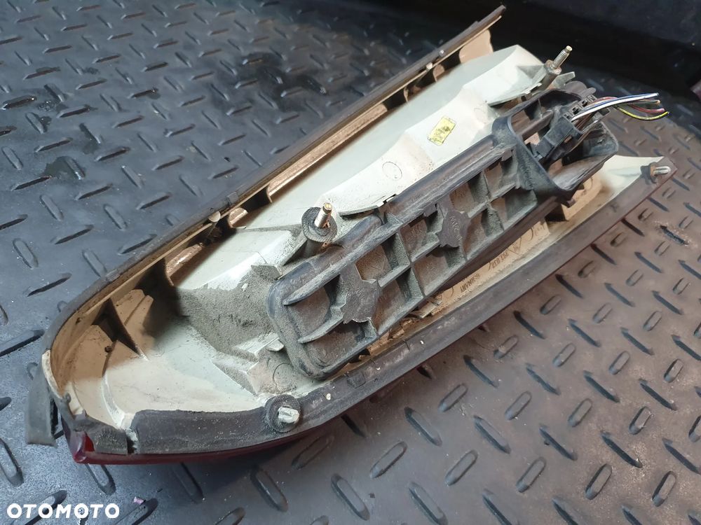OPEL ASTRA 2 II G KOMBI LAMPA PRAWY TYŁ PRAWA TYLNA 393032 POSIADAM 2 SZT - 7
