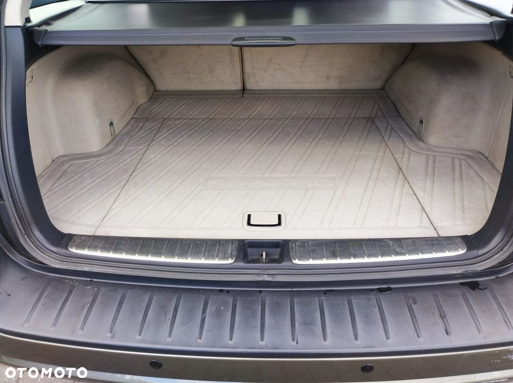 Subaru Outback 3.0 H6 - 12