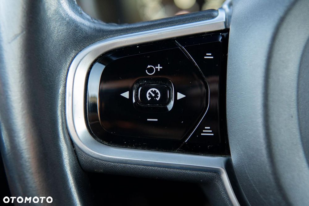 Volvo V90 D4 Inscription - 30