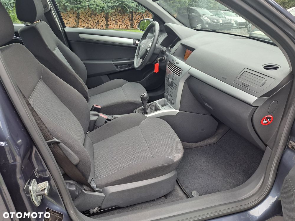 Opel Astra 1.6 Design Edition - 10