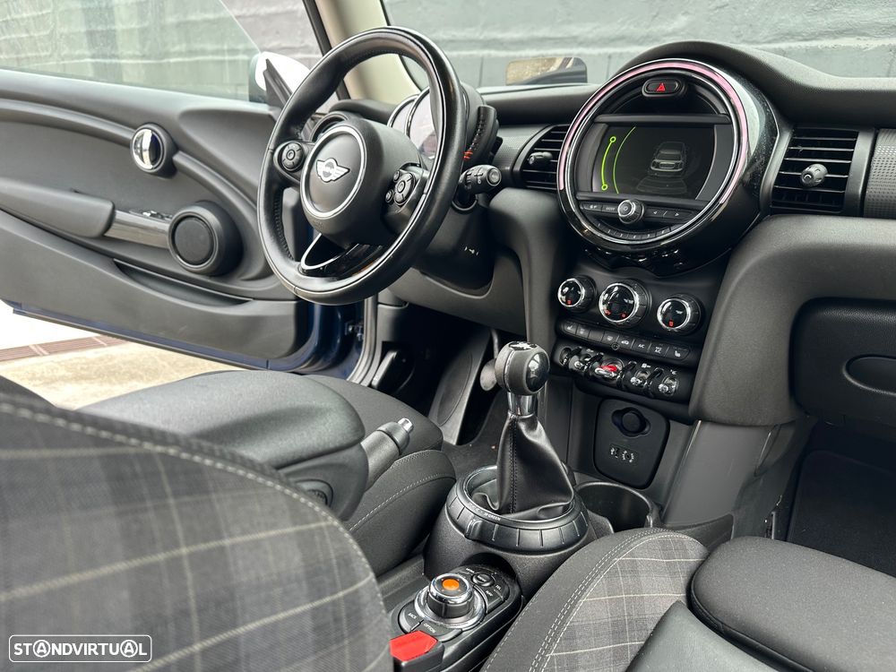 MINI 3 Portas Cooper D - 23