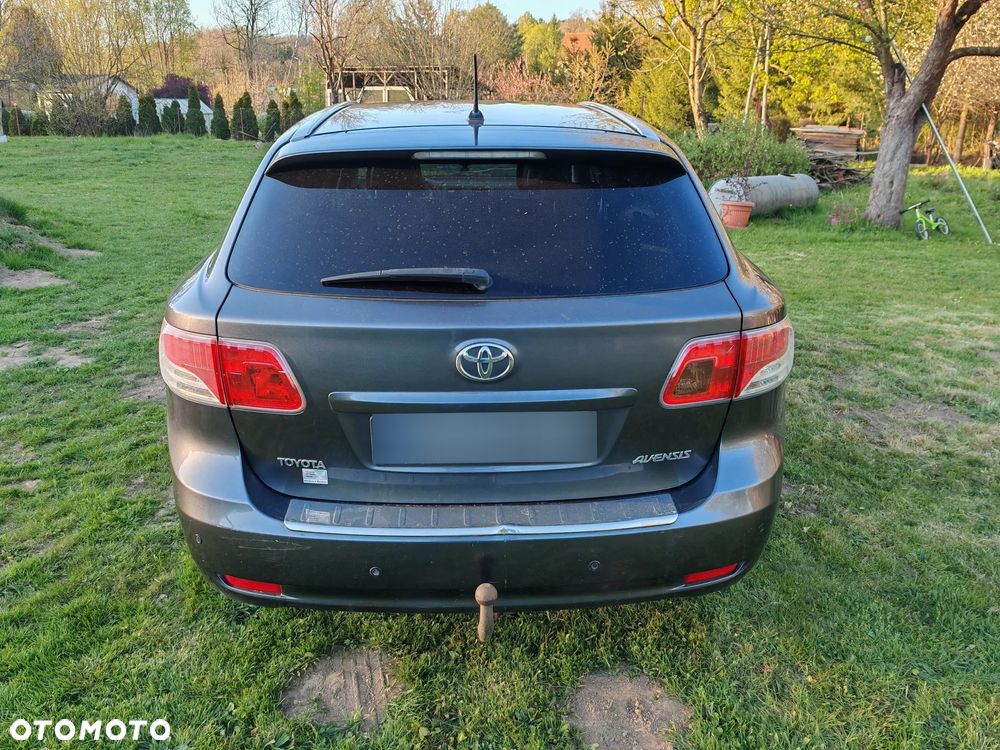 Toyota Avensis 2.0 D-4D Premium - 9