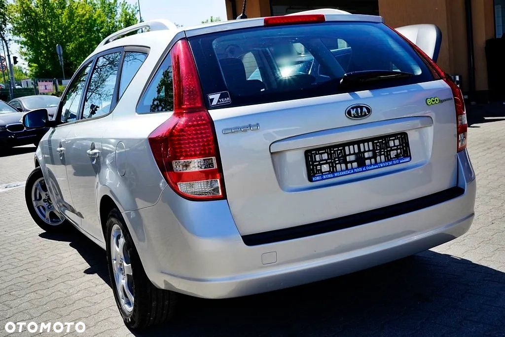 Kia Ceed - 4