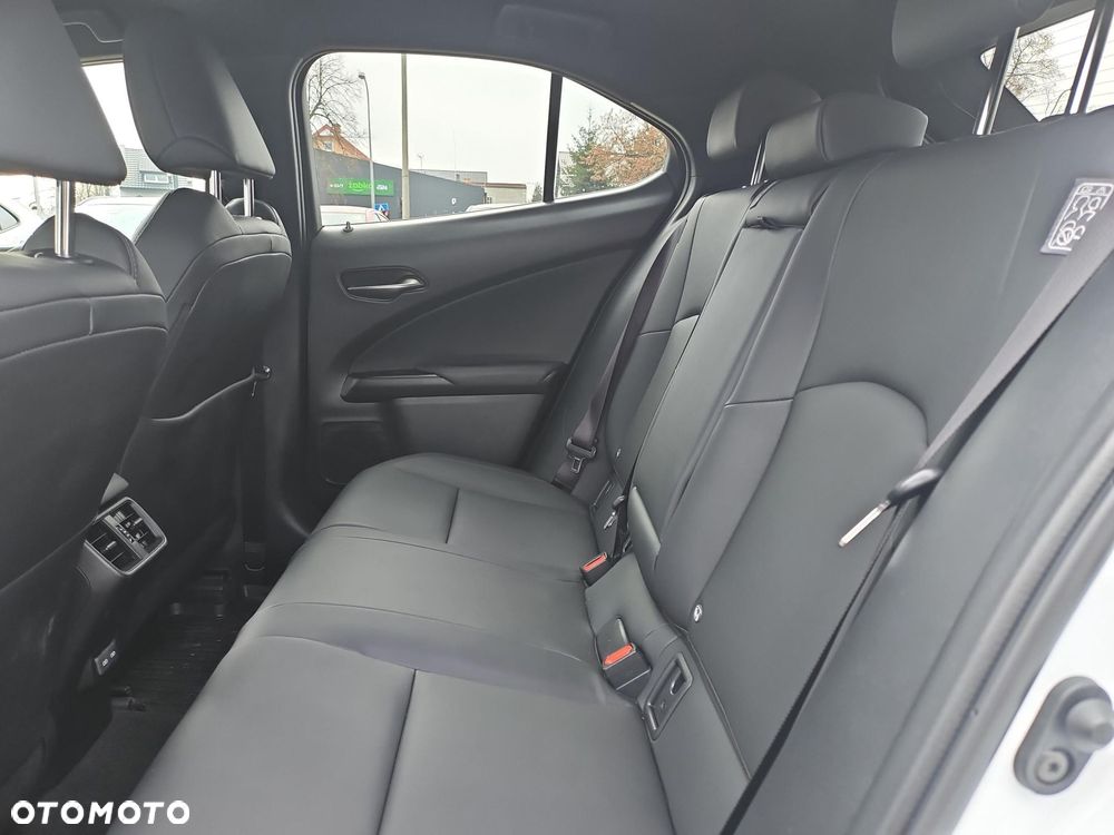 Lexus UX - 14