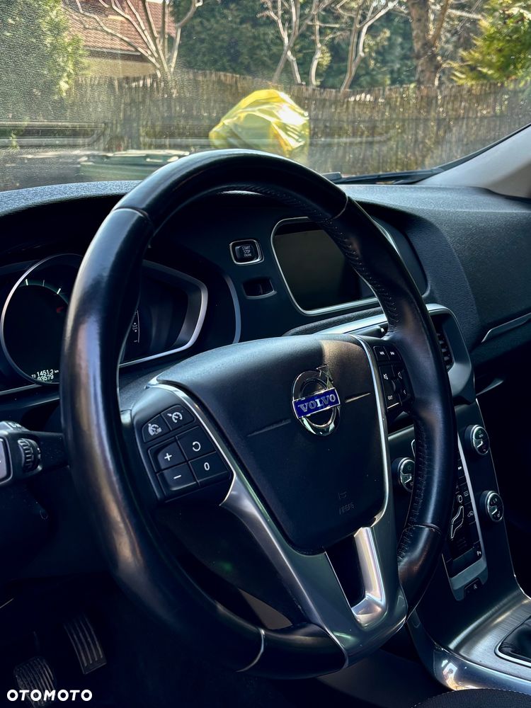 Volvo V40 D2 - 11