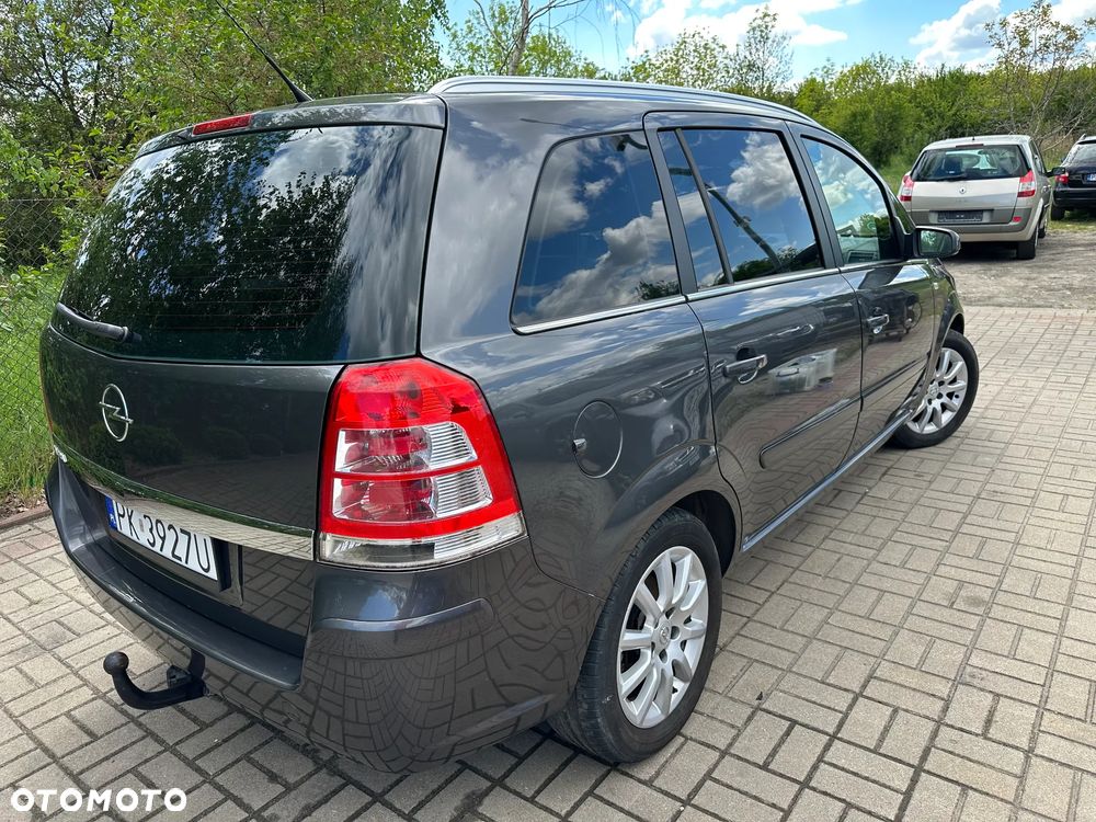 Opel Zafira - 15