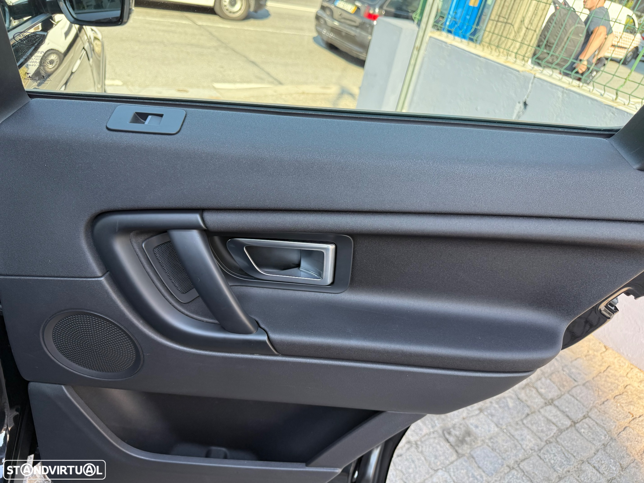 Land Rover Discovery Sport 2.0 eD4 HSE Luxury - 52