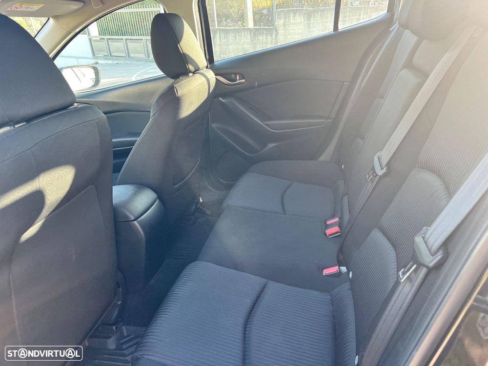 Mazda 3 Hatchback SKYACTIV-D 105 Center-Line - 14