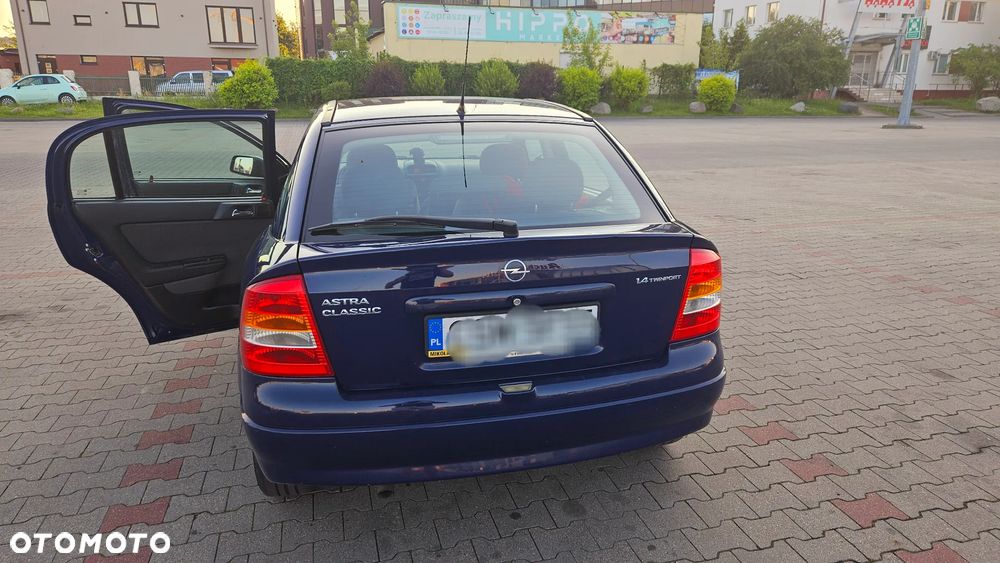 Opel Astra III 1.4 - 5