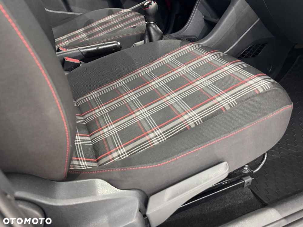 Volkswagen up! 1.0 TSI GTI - 18
