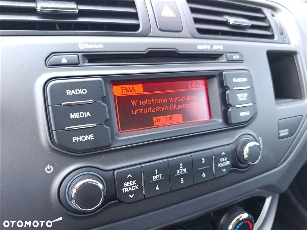 Kia Rio 1.2 M - 22