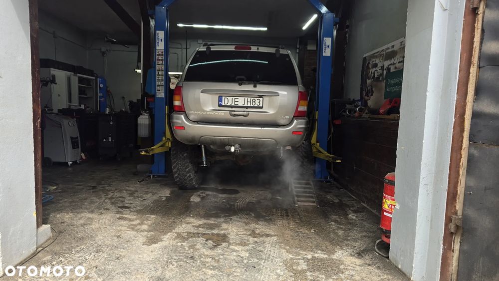 Jeep Grand Cherokee - 11