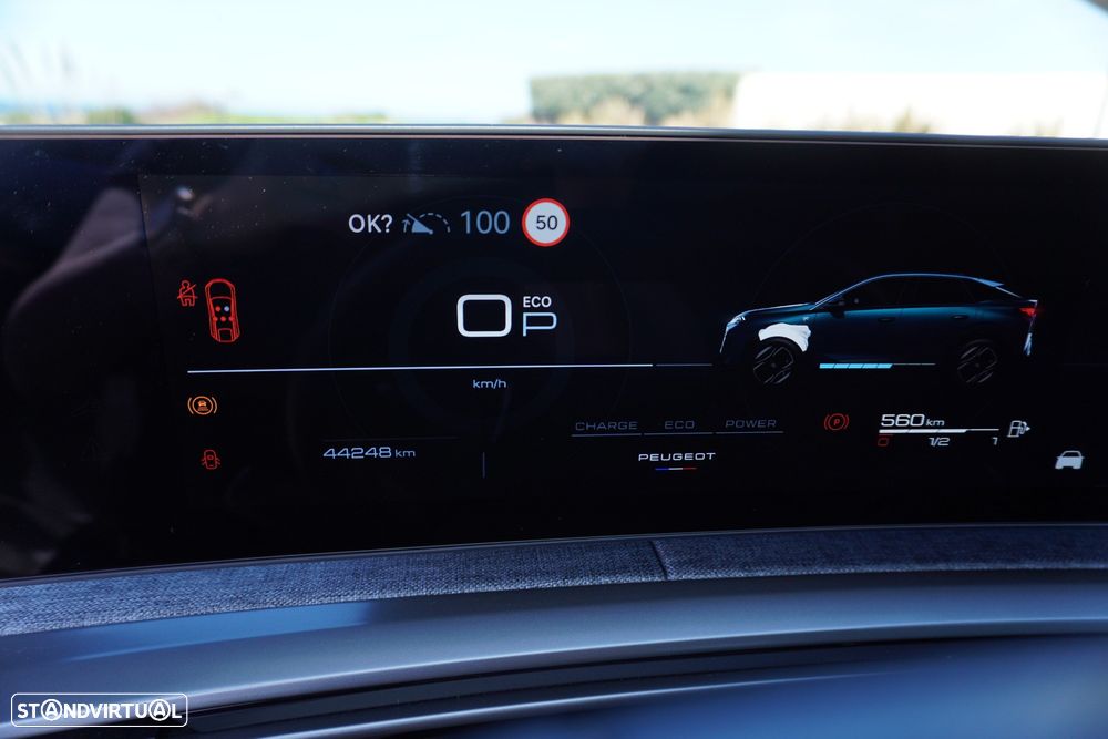 Peugeot 3008 1.2 Hybrid Allure e-DCS6 - 18