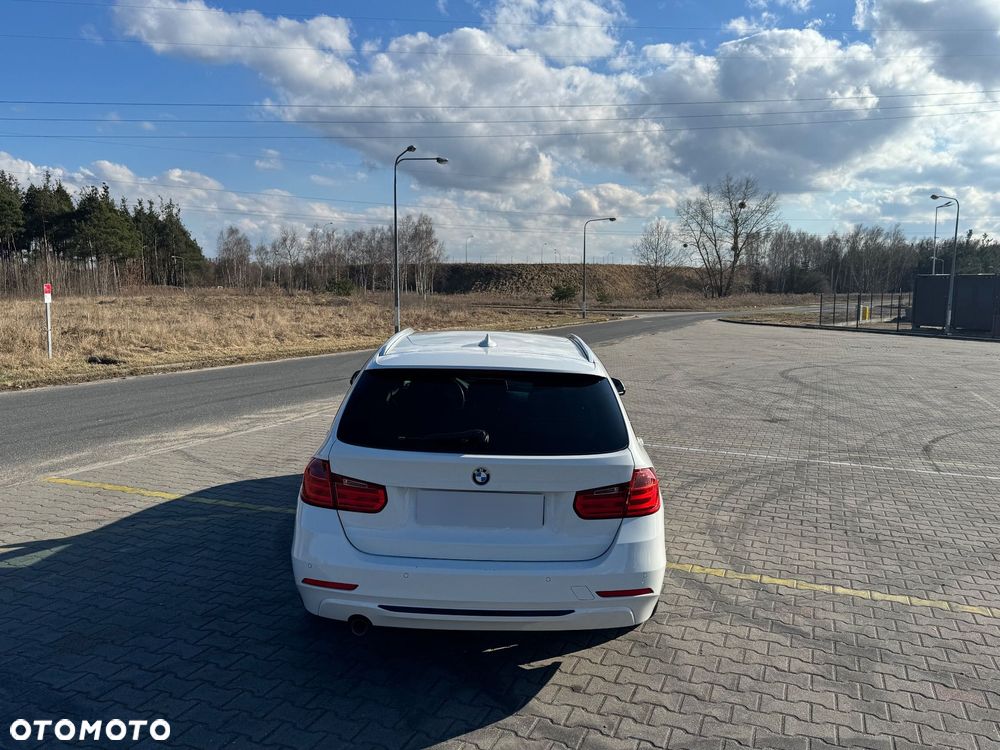 BMW Seria 3 318d Sport Line - 6