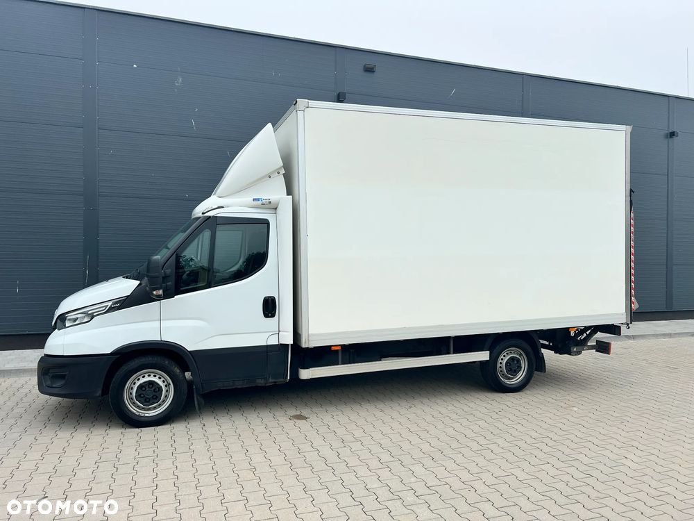 Iveco Daily 3.0 Diesel 180KM 6biegów 35S18 - 2