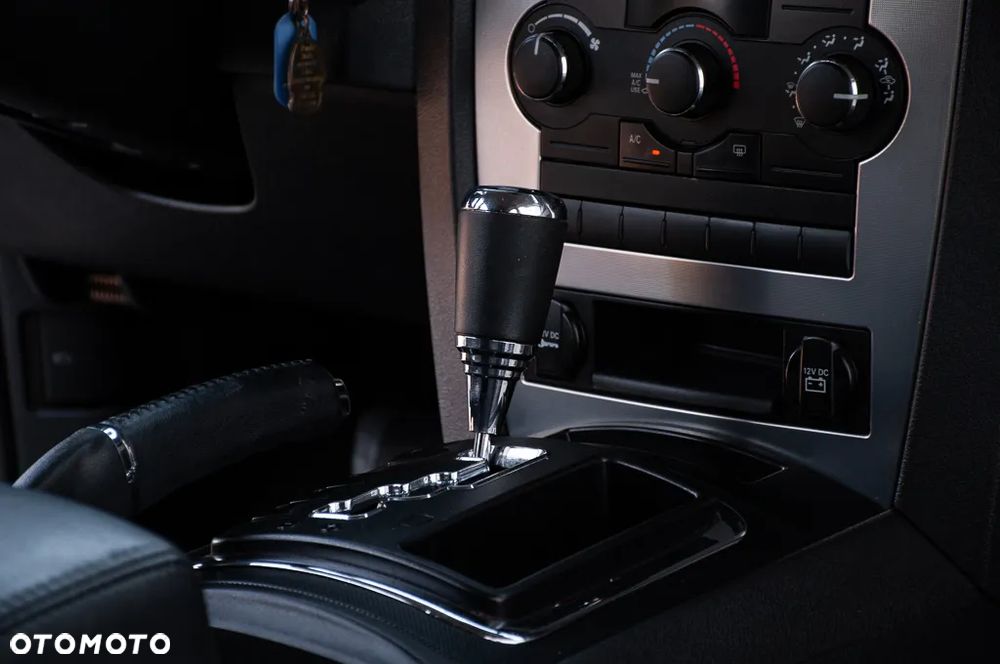 Jeep Commander - 31