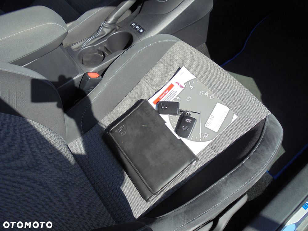 Toyota Auris - 32