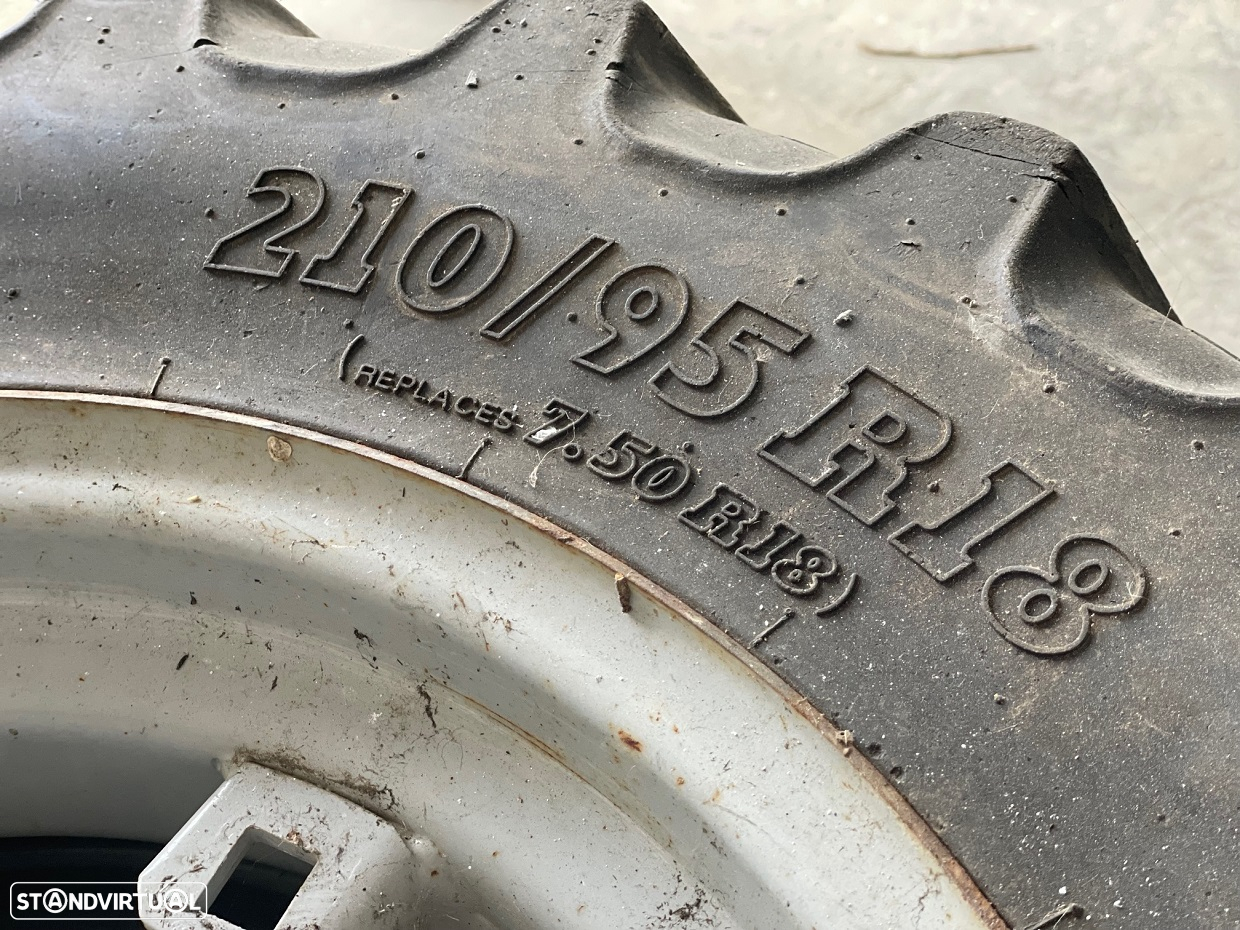 BKT 210/95 R18 // BKT 320 / 85 R28 - 4