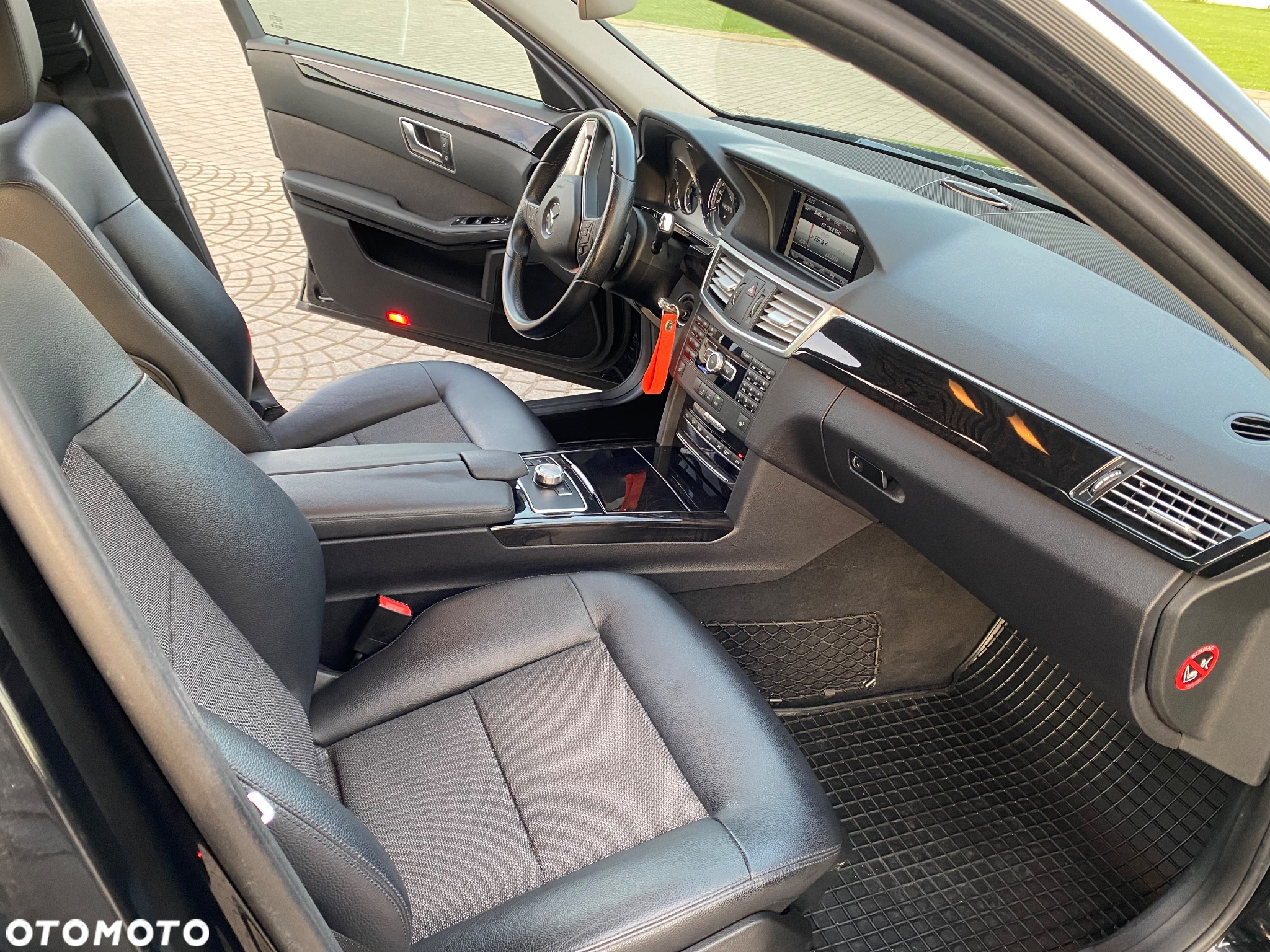 Mercedes-Benz Klasa E 350 T CDI DPF 4Matic BlueEFFICIENCY 7G-TRONIC Avantgarde - 12