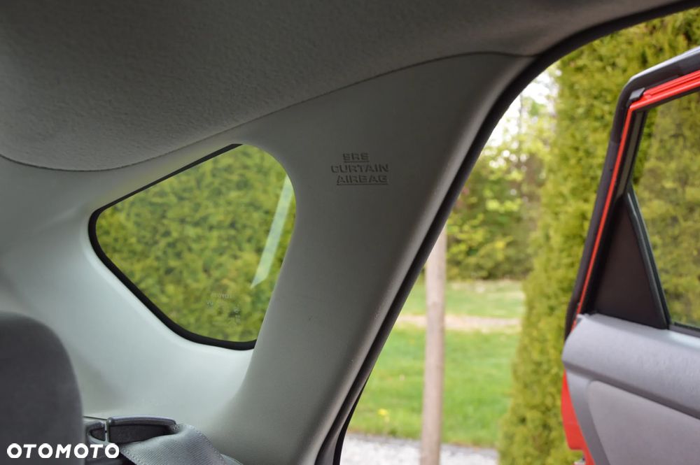 Toyota Prius (Hybrid) Life - 28