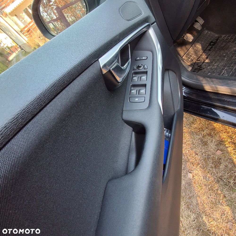 Volvo V40 D2 - 13