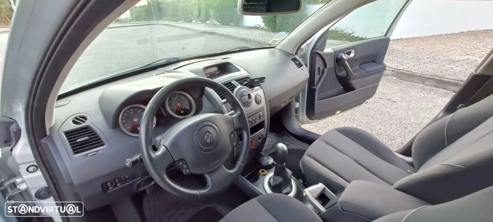 Renault Mégane 1.5 dCi Confort - 11