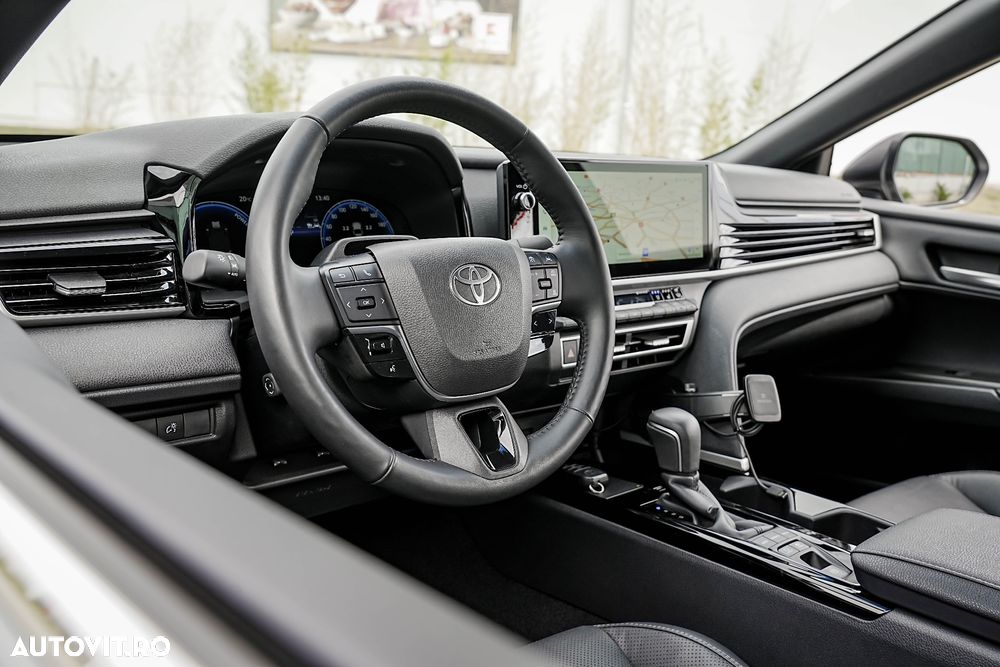 Toyota Camry 2.5 Hybrid Exclusive - 17