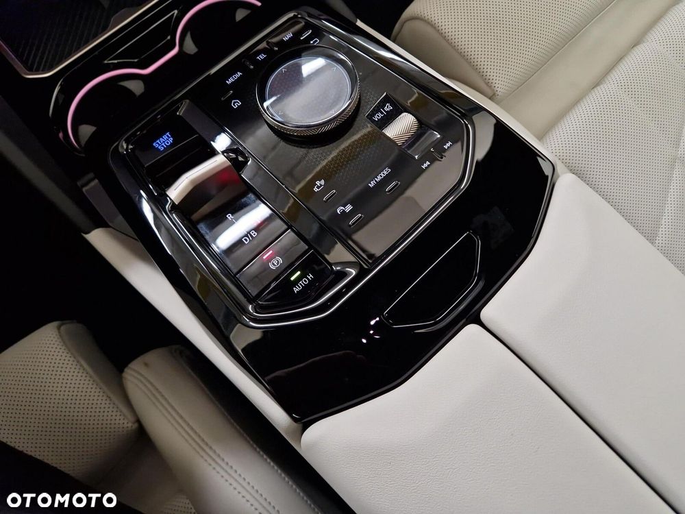 BMW i5 83.9kWh xDrive40 M Sport - 16