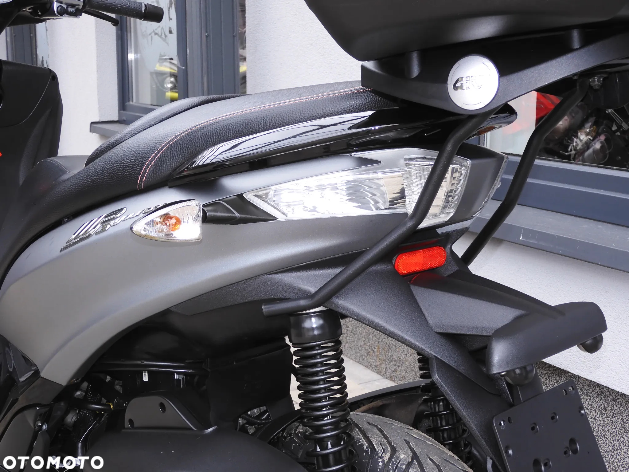 Piaggio MP-3 - 29