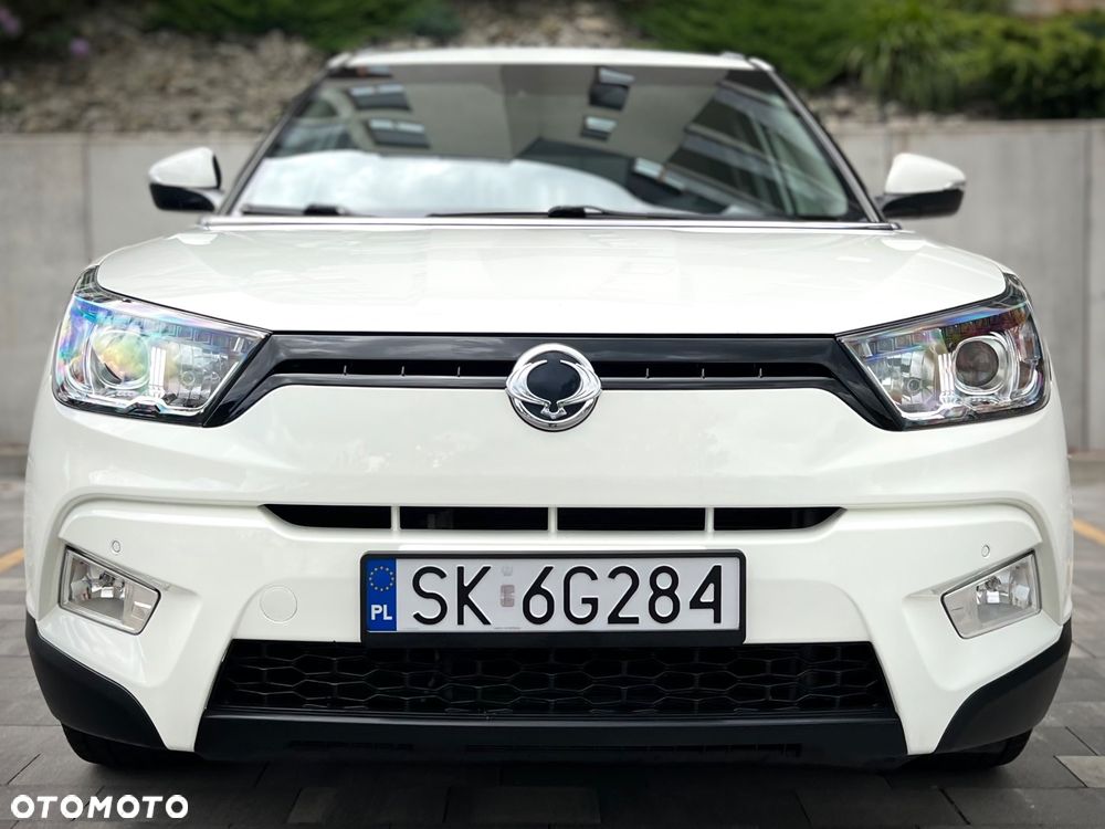 SsangYong/KGM Tivoli e-XGi 160 2WD Black+White - 16