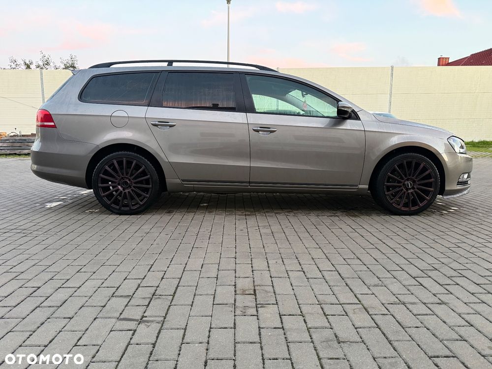 Volkswagen Passat - 4