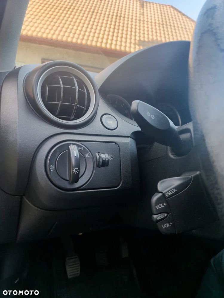Ford Fiesta 1.3 Ambiente - 11