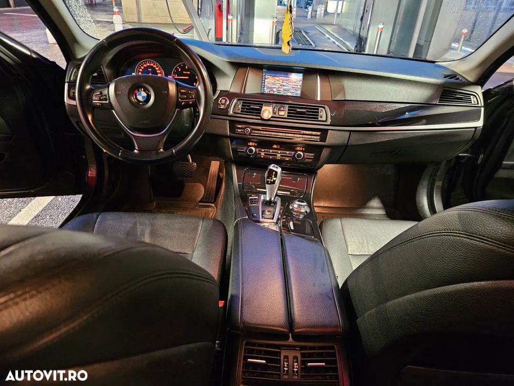 BMW Seria 5 518d Aut. - 23
