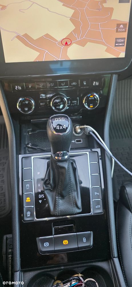 Skoda Superb 2.0 TDI 4x4 L&K DSG - 8