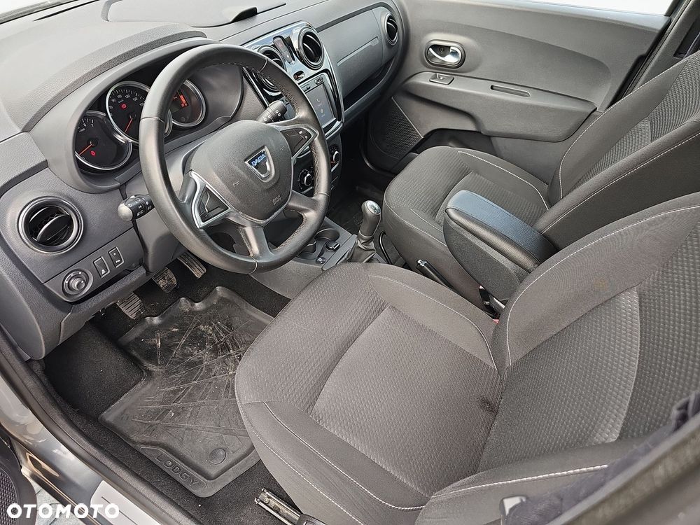 Dacia Lodgy 1.6 SCe Laureate S&S - 11