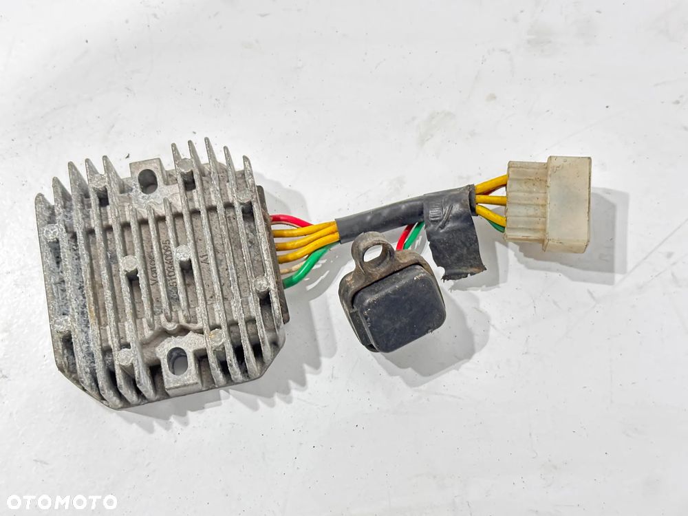 Regulator napięcia Piaggio Vespa Primavera 50 - 1