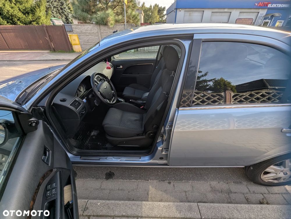 Ford Mondeo 2.0 TDCI DPF Ghia - 9