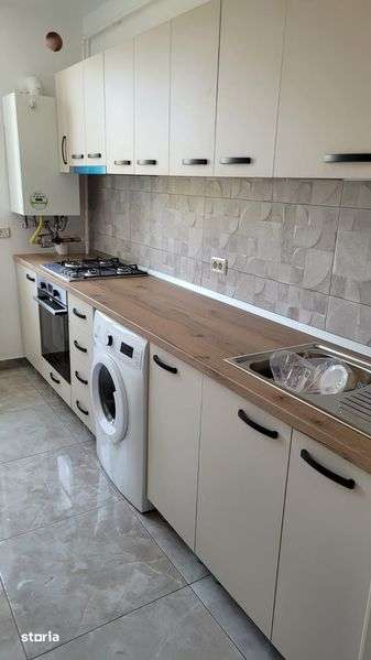 Inchiriez apartament 2 camere Cartier Tei Piatra Neamt — fotografia 1