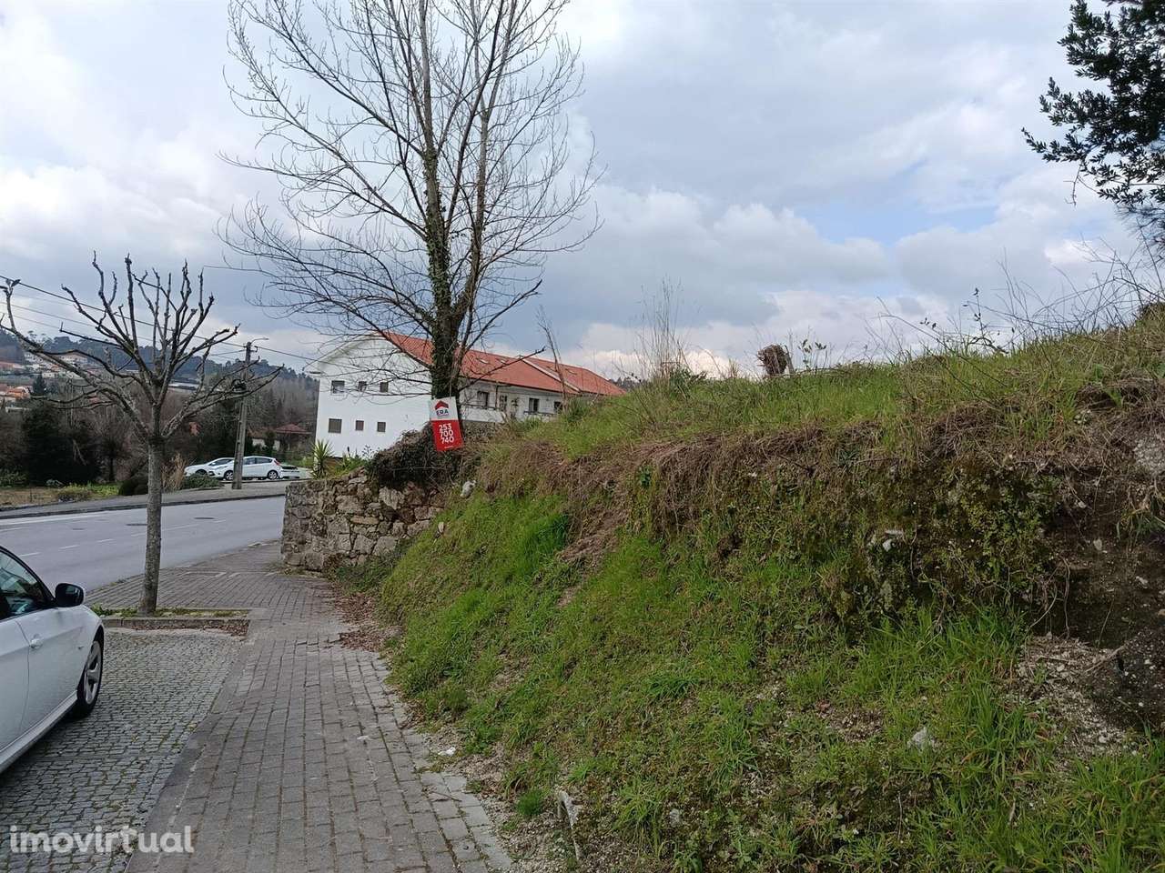 Lote de terreno urbanizado com 392m2 - Grande imagem: 2/6