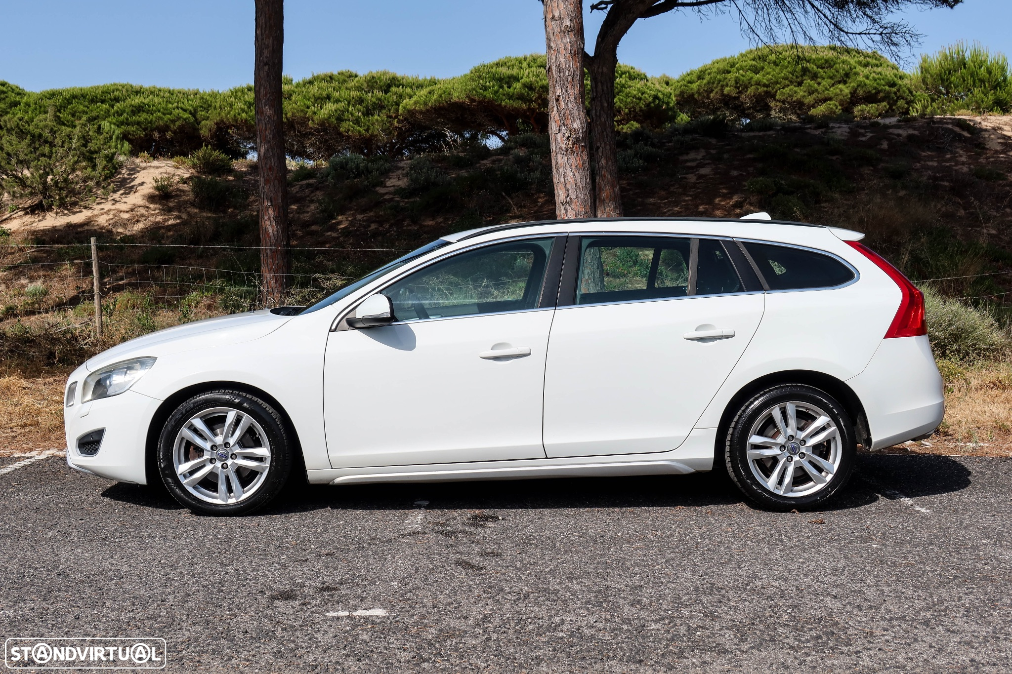 Volvo V60 1.6 D2 Drive Momentum Start/Stop - 2