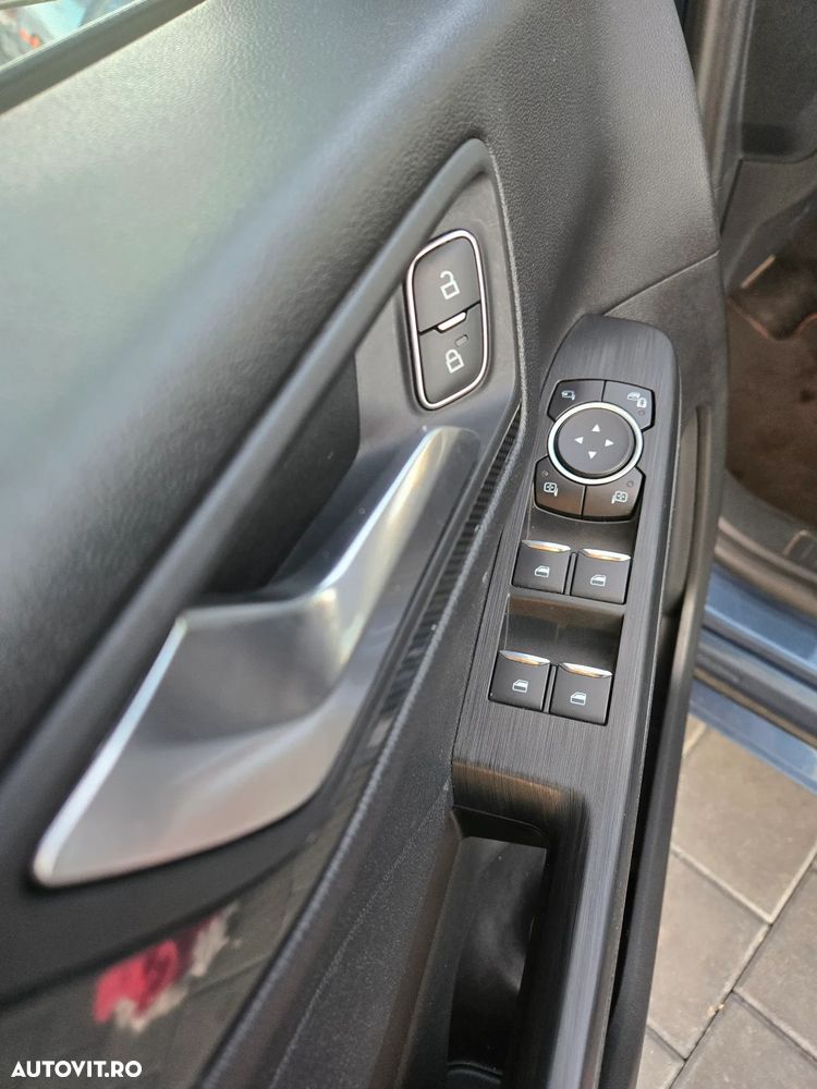 Ford Kuga 2.5 Duratec PHEV ST-LINE X - 23