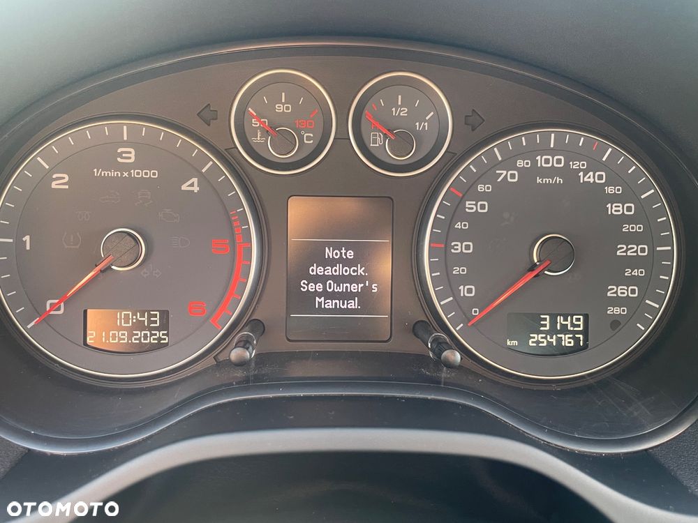 Audi A3 1.6 TDI DPF Ambiente - 16