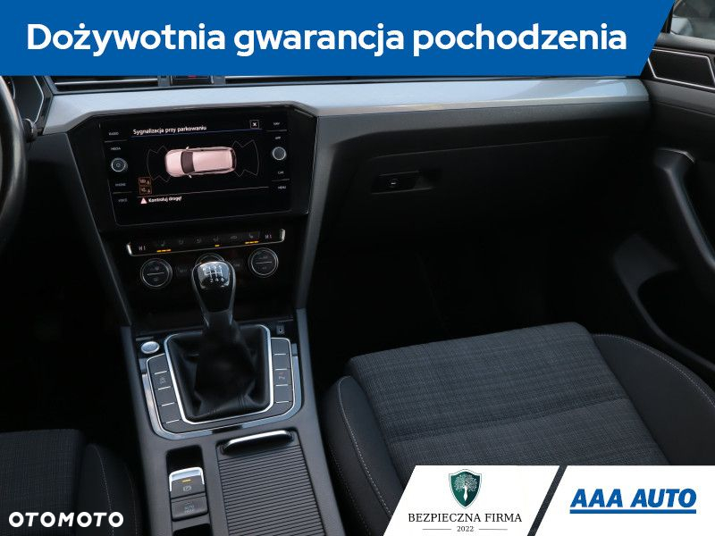 Volkswagen Passat - 9