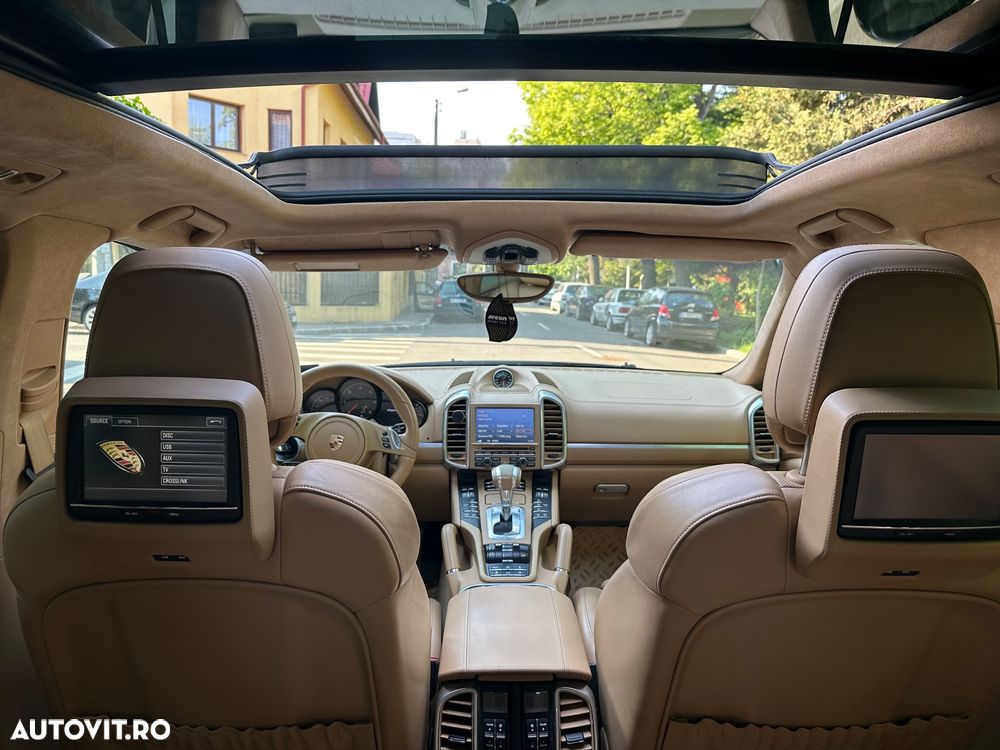 Porsche Cayenne - 4