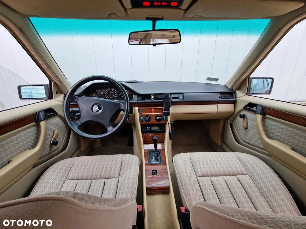 Mercedes-Benz W124 (1984-1993) - 11