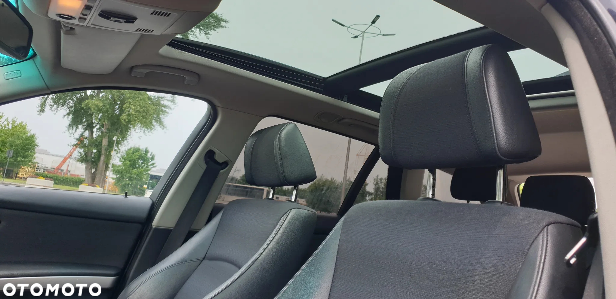 BMW Seria 3 320i Touring - 11