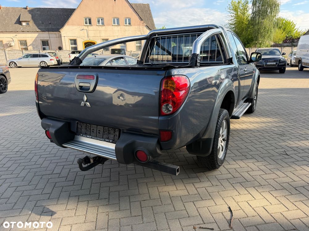 Mitsubishi L200 Pick Up 4x4 Intense Club Cab - 33