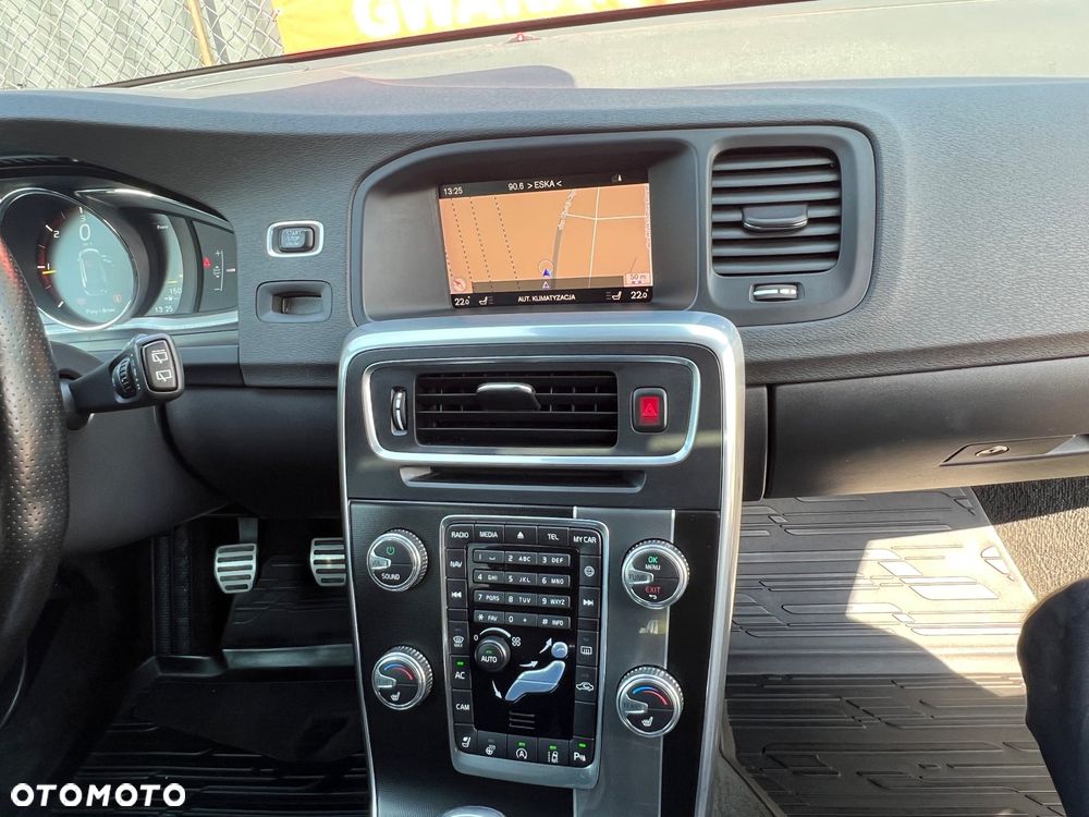 Volvo V60 D3 Drive-E R-Design Momentum - 17
